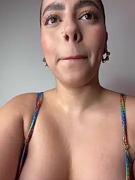 Snapshot of DakotaShelby chatting on January 19, 1:32 am DakotaShelby online show from January 19, 1:32 am