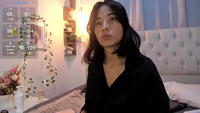 Snapshot of savagequeenbee7 chatting on December 4, 5:33 pm savagequeenbee7 online show from December 4, 5:33 pm