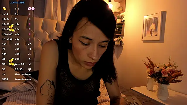 Snapshot of savagequeenbee7 chatting on January 18, 4:10 pm savagequeenbee7 online show from January 18, 4:10 pm