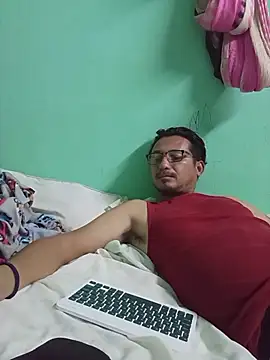 Andresguz35 online show from December 18, 5:46 am