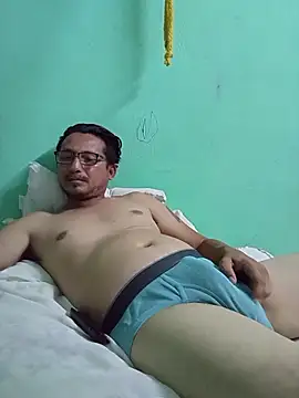 Andresguz35 online show from December 20, 6:20 am