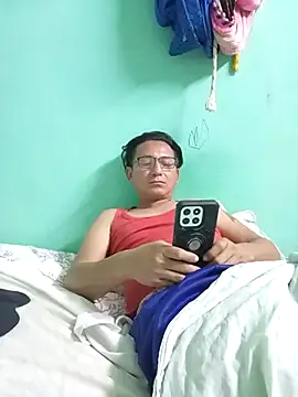 Snapshot of Andresguz35 chatting on March 9, 4:05 am Andresguz35 online show from March 9, 4:05 am