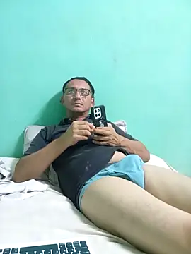 Snapshot of Andresguz35 chatting on March 19, 3:10 am Andresguz35 online show from March 19, 3:10 am