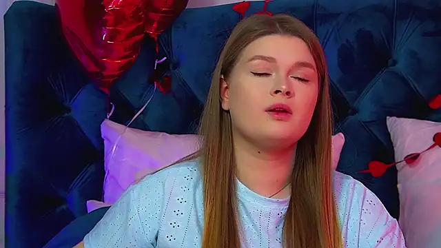 CrystalLyons online show from February 12, 6:08 am