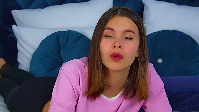 PollyLanders online show from September 15, 6:19 pm