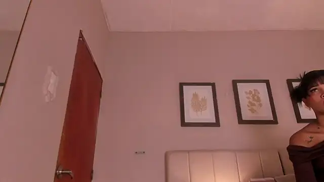 dani skinny  online show from May 22, 11:49 am