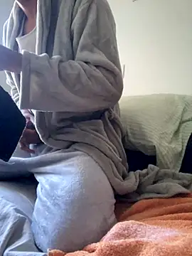 Lucascacaca online show from December 2, 1:28 pm