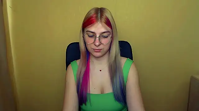 Luna Lush  online show from March 22, 11:32 am