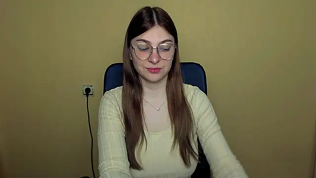 Luna Lush  online show from April 28, 8:41 am