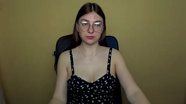 Luna Lush  online show from May 21, 8:43 am