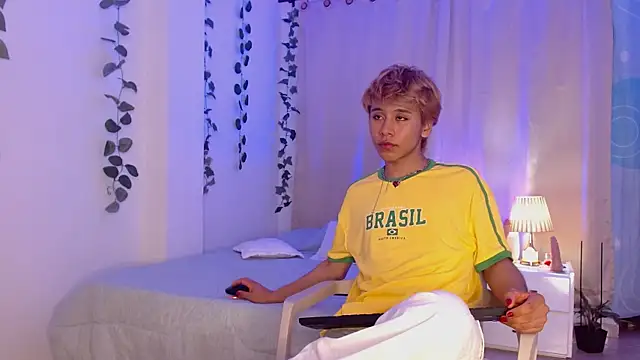 Tommyfoxboy online show from January 21, 10:41 pm