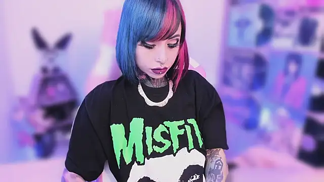 NikkiRamone online show from November 6, 3:29 am