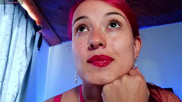 luccycollins  online show from April 6, 3:13 pm