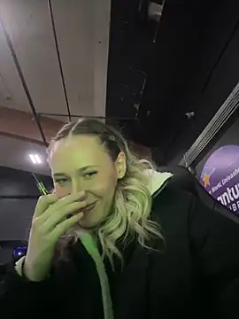 Snapshot of M1ssyk1ssy chatting on January 4, 11:17 pm M1ssyk1ssy online show from January 4, 11:17 pm