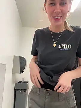 Snapshot of M1ssyk1ssy chatting on January 15, 1:02 am M1ssyk1ssy online show from January 15, 1:02 am