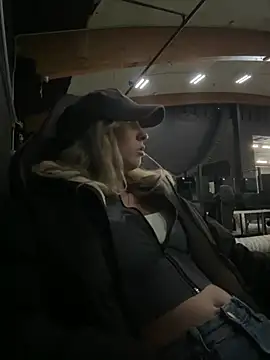 Snapshot of M1ssyk1ssy chatting on February 1, 8:16 pm M1ssyk1ssy online show from February 1, 8:16 pm