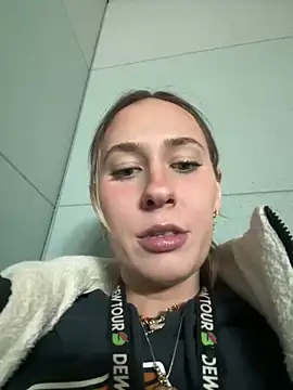 Snapshot of M1ssyk1ssy chatting on February 3, 5:03 pm M1ssyk1ssy online show from February 3, 5:03 pm