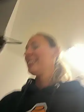 Snapshot of M1ssyk1ssy chatting on February 4, 10:02 pm M1ssyk1ssy online show from February 4, 10:02 pm