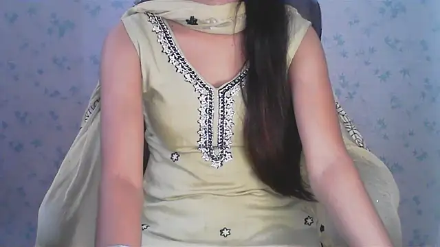 collage hoty online show from June 18, 4:24 am