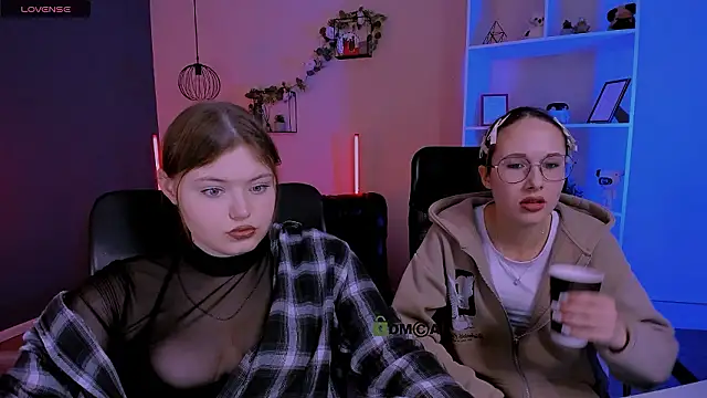 nikole kitt online show from March 20, 8:03 pm