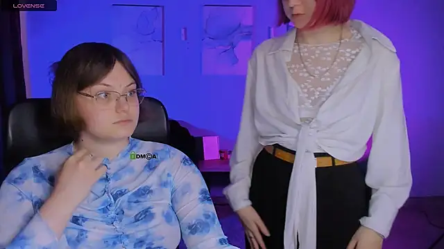 nikole kitt online show from April 12, 7:08 pm