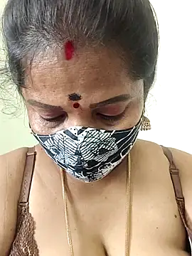 Snapshot of gaurika18 chatting on April 28, 3:44 am gaurika18 online show from April 28, 3:44 am