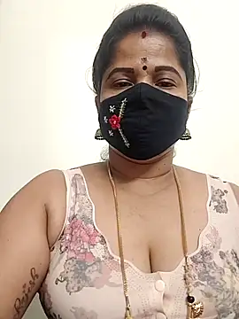 Snapshot of gaurika18 chatting on April 30, 9:30 pm gaurika18 online show from April 30, 9:30 pm