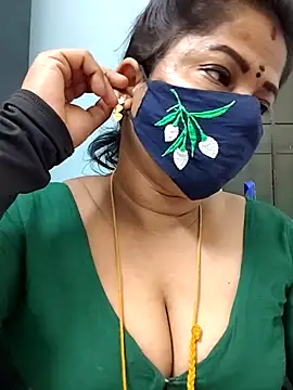 gaurika18 online show from June 28, 9:43 pm