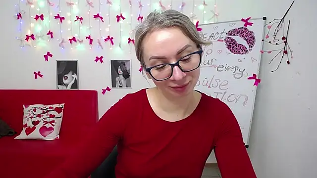 Snapshot of VasilisaSii chatting on March 8, 6:17 am VasilisaSii online show from March 8, 6:17 am