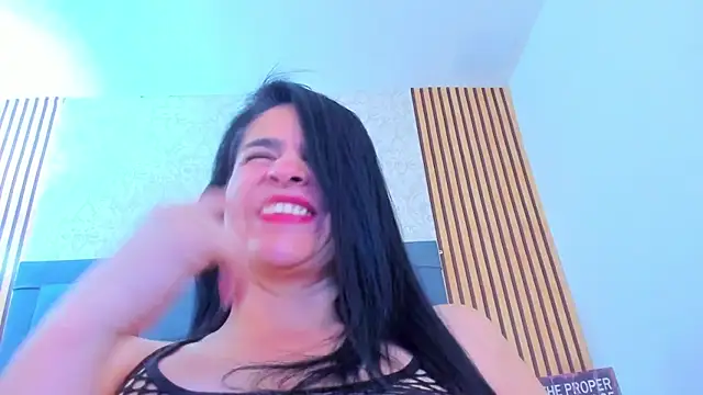 candela collinss online show from December 5, 12:11 pm