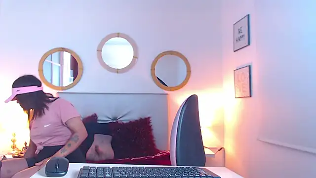 Snapshot of zoe_hecate_sexx chatting on February 4, 11:05 am zoe hecate sexx online show from February 4, 11:05 am