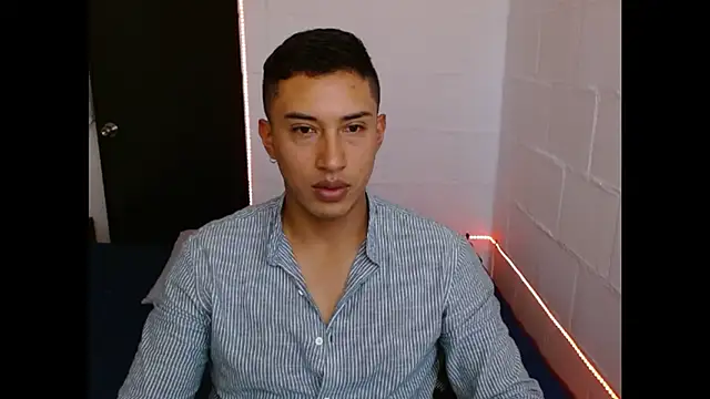 Snapshot of Davixx258 chatting on February 3, 4:10 pm Davixx258 online show from February 3, 4:10 pm