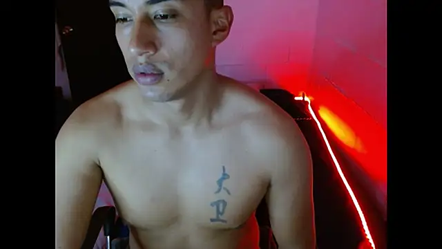 Snapshot of Davixx258 chatting on February 6, 11:15 pm Davixx258 online show from February 6, 11:15 pm