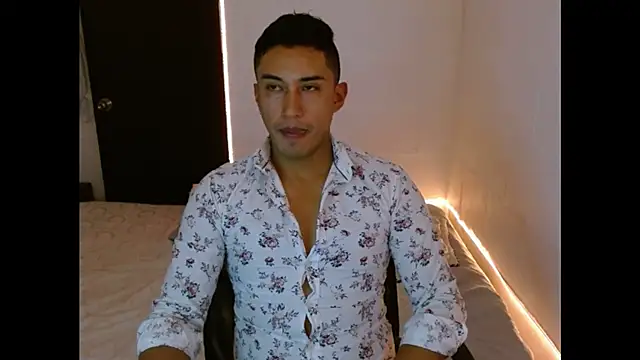 Snapshot of Davixx258 chatting on February 24, 10:03 pm Davixx258 online show from February 24, 10:03 pm