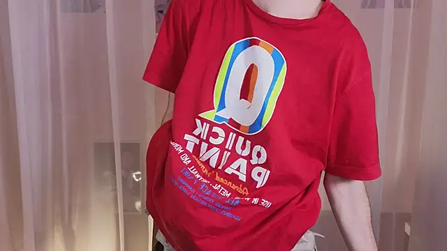 Snapshot of TommieH chatting on February 8, 8:42 am TommieH online show from February 8, 8:42 am