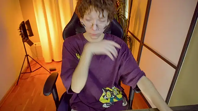 Snapshot of TommieH chatting on February 14, 5:19 am TommieH online show from February 14, 5:19 am