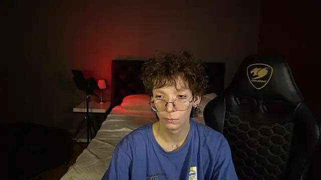 Snapshot of TommieH chatting on February 15, 5:41 am TommieH online show from February 15, 5:41 am