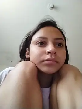 Snapshot of emma_ambar chatting on October 31, 5:03 pm emma ambar online show from October 31, 5:03 pm