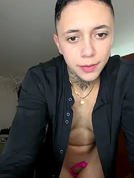  PhillipBrown online show from December 3, 9:34 pm