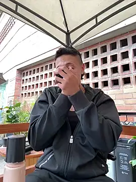  PhillipBrown online show from February 1, 8:47 pm