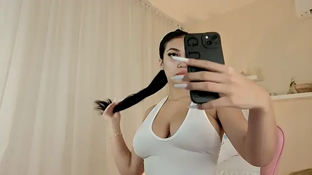 BetsyGonzale online show from July 11, 3:31 am