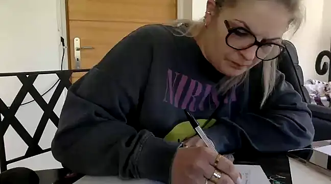 vanillesoumise online show from March 18, 8:36 am