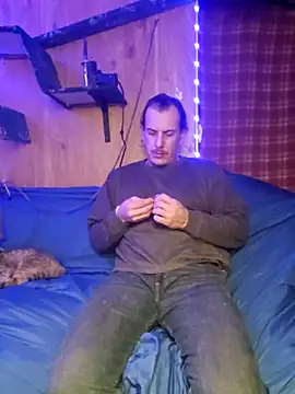 Snapshot of froggymclovin222 chatting on November 28, 8:17 am froggymclovin222 online show from November 28, 8:17 am