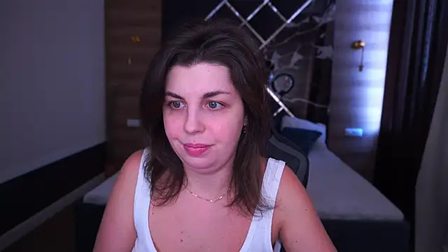 MirandaWong online show from September 27, 5:23 am