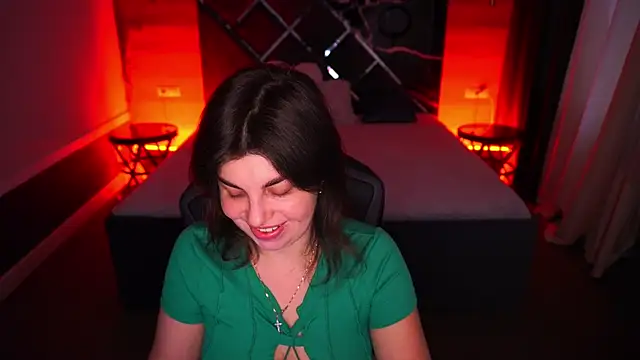 MirandaWong online show from November 7, 6:46 am