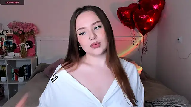 LittleKiitten online show from May 28, 2:47 pm