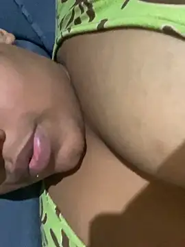 Snapshot of vic_pretynhaa chatting on January 21, 1:32 pm vic pretynhaa online show from January 21, 1:32 pm