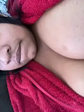 Snapshot of vic_pretynhaa chatting on January 27, 8:17 pm vic pretynhaa online show from January 27, 8:17 pm