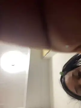 Snapshot of vic_pretynhaa chatting on February 10, 7:47 am vic pretynhaa online show from February 10, 7:47 am