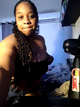 Snapshot of vic_pretynhaa chatting on February 10, 7:29 pm vic pretynhaa online show from February 10, 7:29 pm